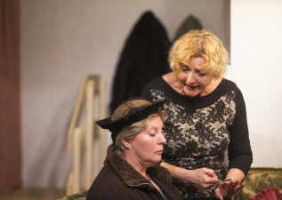 Witwenclub_Antje Rohde und Gisela Angelbauer_6405_klein